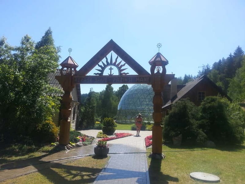 Dzukija National Park and Grutas Park: Full-Day Tour - From Vilnius to Merkine and the Pyramid