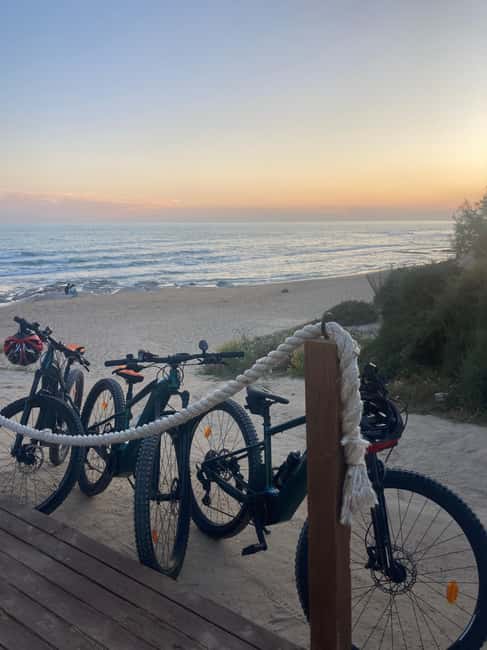 E-Bike Scala dei Turchi: Food tasting, villages, snorkeling, nature reserve - The Torre Salsa option for stronger cyclists