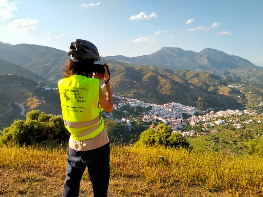 Electric mountain bike in Sierra de las Nieves national park - Getting comfortable on a high-end electric bike