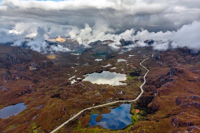 Excursion to the National Park "El Cajas" - Toreadora Lagoon, polylepis forest, and park history