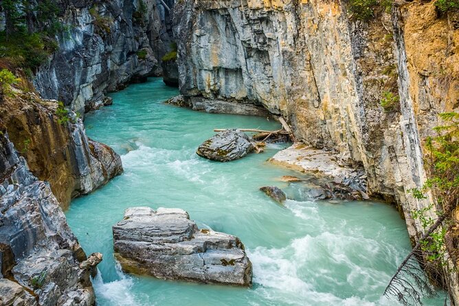 Explore 3 National Parks - Exclusive Small Group Tour - Lake Louise, the headline stop in Banff