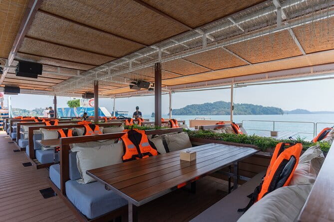 Exploring Phang Nga Bay national park with Lunch and Dinner - Buffet lunch keeps the middle of the day simple