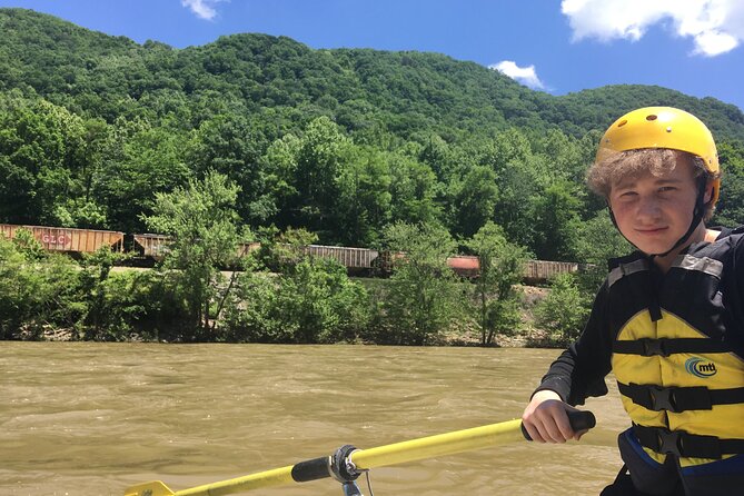 Family Rafting in the New River Gorge National Park - How guides shape the day