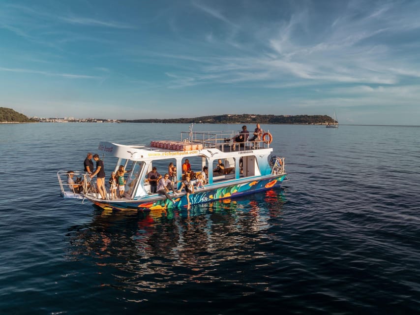 Fažana: Glass Boat Tour of Brijuni National Park - Looking through the glass bottom