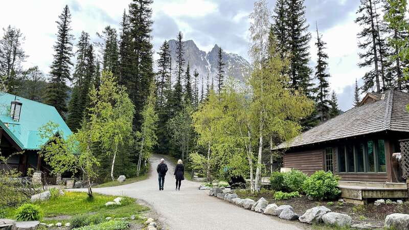From Calgary: Banff & Yoho National Parks Private Day Tour - What kind of day should you expect?