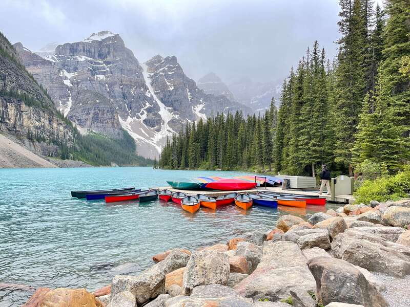 From Calgary: Banff & Yoho National Parks Private Day Tour - Lake Louise, the famous turquoise first stop