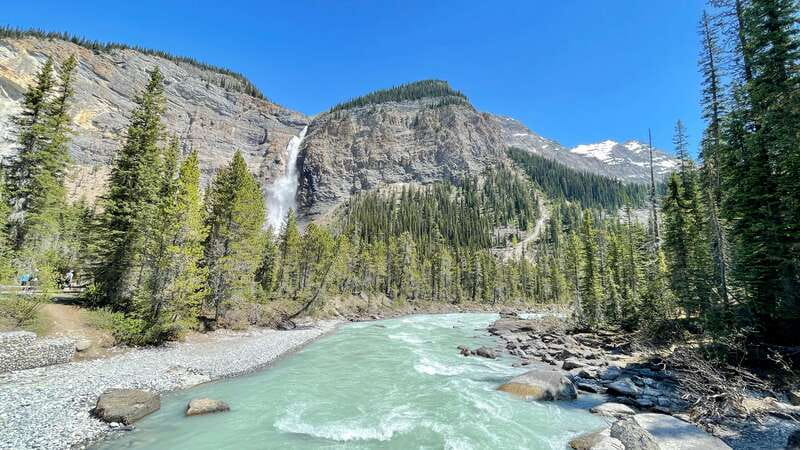 From Calgary: Banff & Yoho National Parks Private Day Tour - Emerald Lake brings a quieter rhythm
