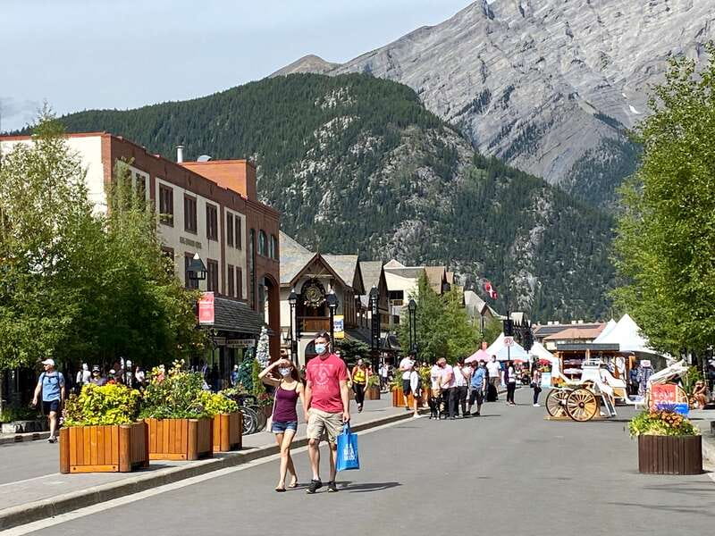 From Calgary: Banff & Yoho National Parks Private Day Tour - Private driving and the guide experience