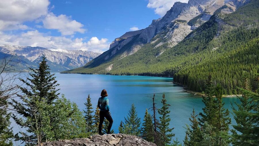 From Calgary/Canmore: Banff National Park Premium Day Trip - Guides, humor, and photo help