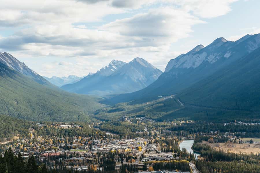 From Calgary: Private Banff National Park Day Trip - A private route from Calgary into Banff National Park