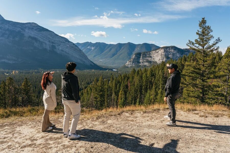 From Calgary: Private Banff National Park Day Trip - Lake Minnewanka and Two Jack Lake