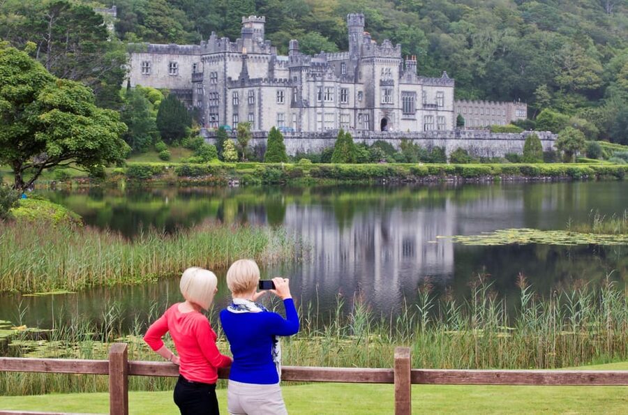 From Galway: Connemara, Kylemore Abbey or National Park Tour - Roundstone, a small harbor with a big setting