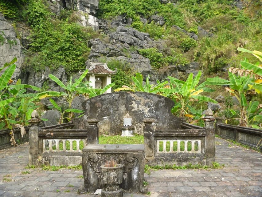 From Hanoi: Ninh Binh & Cuc Phuong National Park 2-Day Tour - Walking through Vietnam’s oldest forest