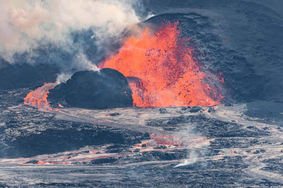 From Kailua-Kona: All-Inclusive Volcanoes National Park Tour - Halemaʻumaʻu Crater and active volcanic views