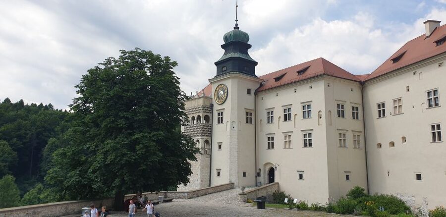 From Krakow: Ojców National Park & Ogrodzieniec Castle Tour - What makes this Krakow day trip worth considering