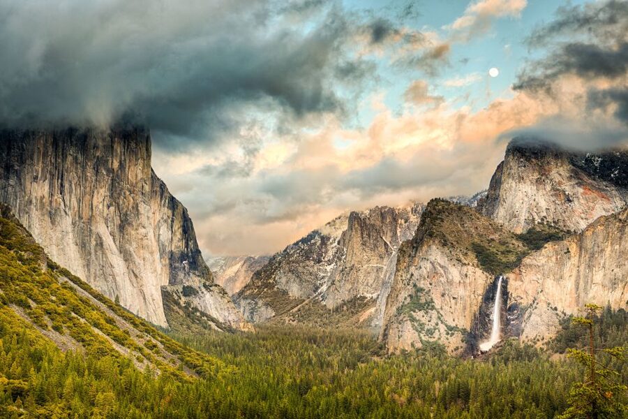 From Lake Tahoe: Yosemite National Park Day Trip with Lunch - Tenaya Lake and the high country scenery