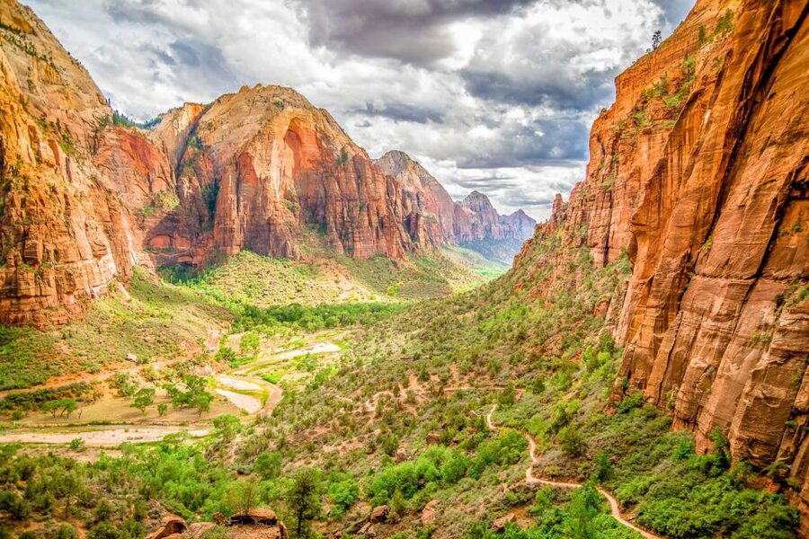 From Las Vegas: 7-Day Utah and Arizona National Parks Tour - Days 3 and 4: Arches, Canyonlands, and red-rock country