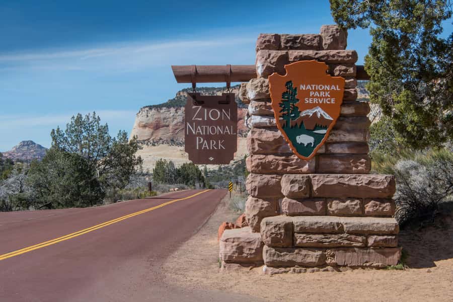 From Las Vegas: Zion National Park Day Trip - From Las Vegas lights to Zion’s sandstone walls