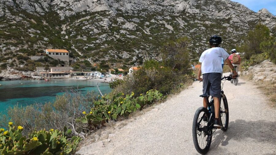 From Marseille: Calanques National Park E-Mountain Bike Tour - Getting started at Pointe Rouge