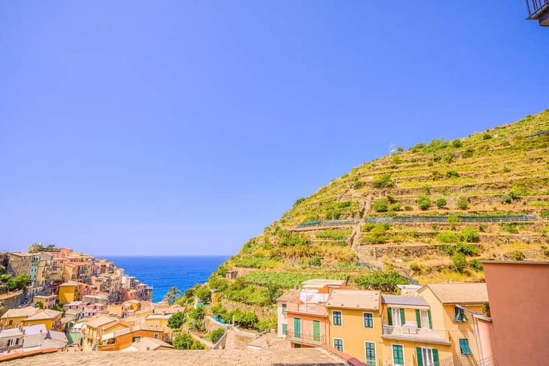 From Milan:Cinque Terre National Park with Limoncino Tasting - Train tickets and the value of the guided format