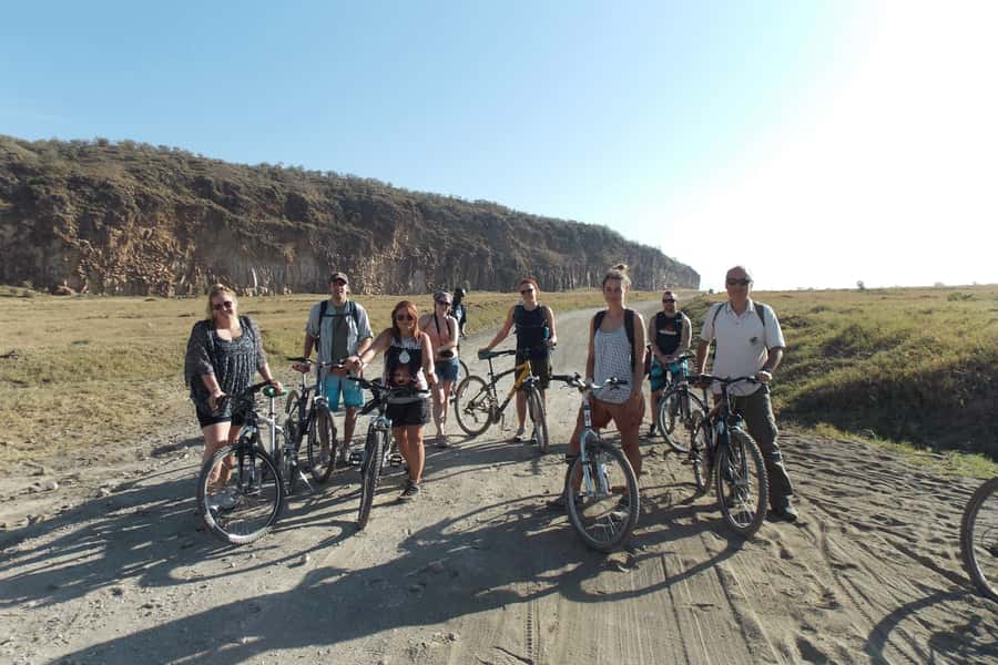 From Nairobi: 2-Day Naivasha Safari with Accommodation - Lunch, the lodge, and a less hurried afternoon