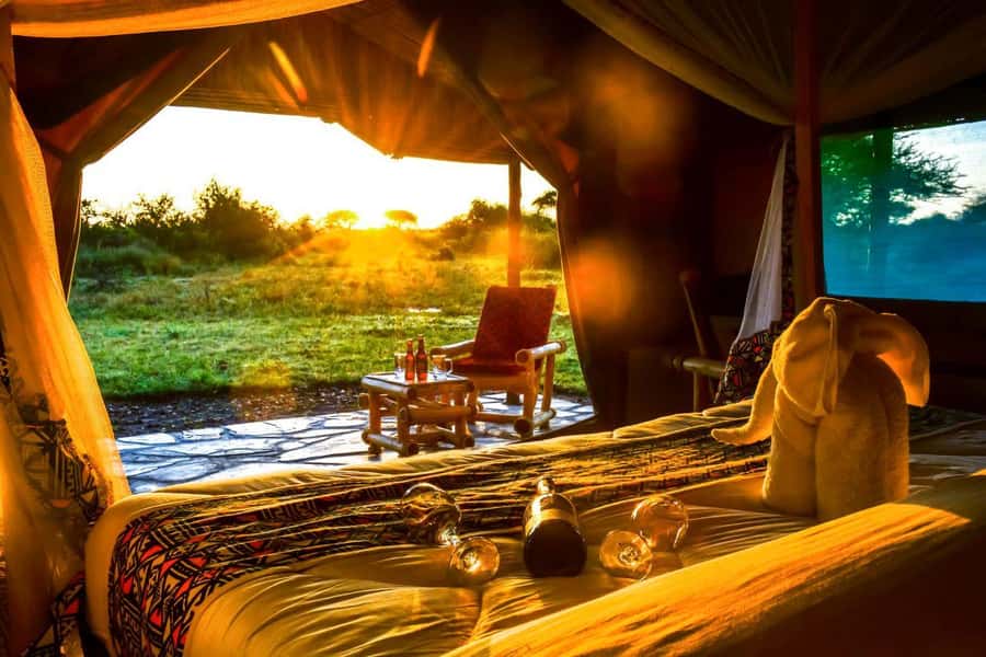From Nairobi: 2-Day Naivasha Safari with Accommodation - Walking on Crescent Island