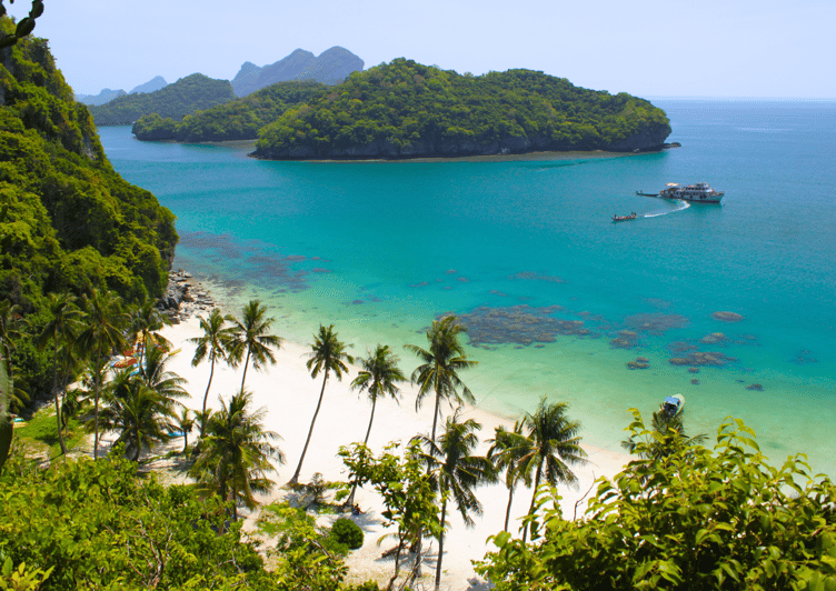 From Samui: Angthong National Park Snorkeling & Kayaking - The 45-minute speedboat crossing