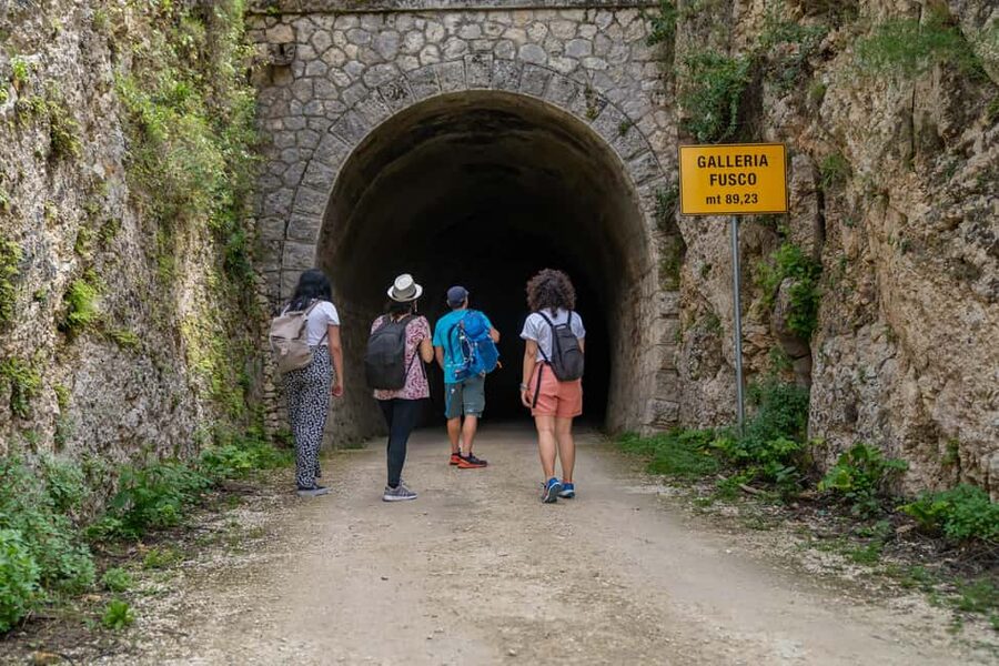 From Siracusa: Pantalica Nature Reserve Guided Hiking Tour - Why Pantalica feels different from Siracusa