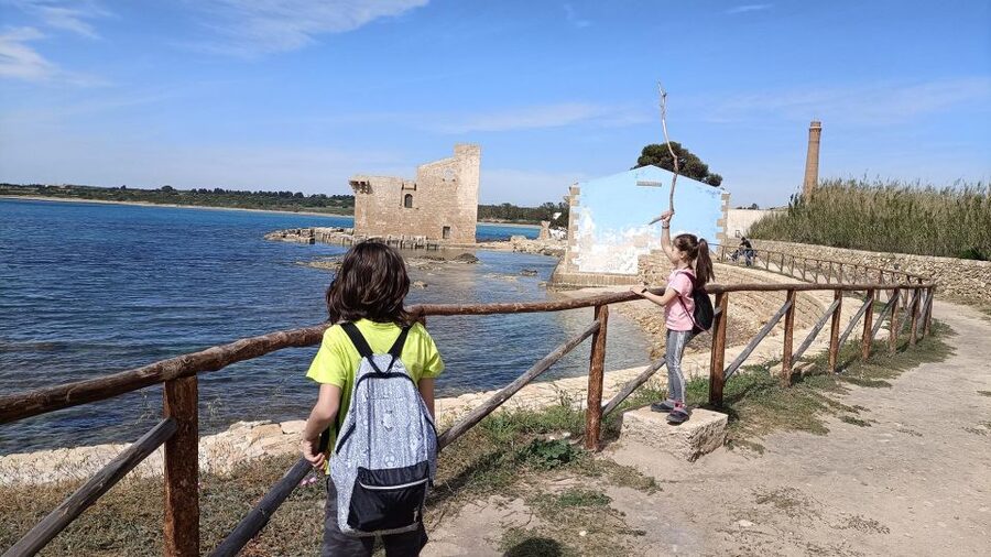 From Siracusa: Vendicari Nature Reserve Guided Tour - Reaching the beach and the clear water