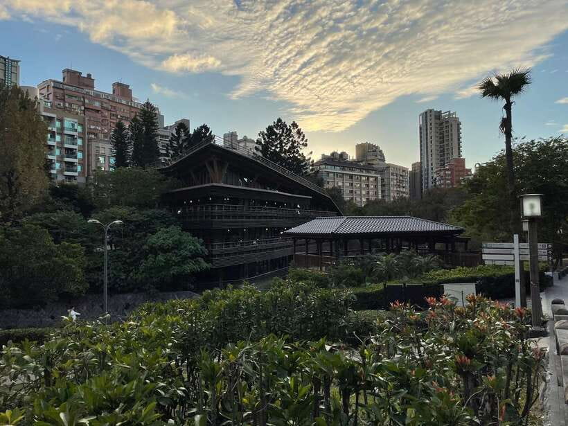 From Taipei: Beitou and Yangmingshan National Park Day Tour - From Taipei streets to Yangmingshan’s open hills