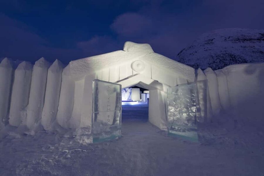 From Tromsø: Ice Domes Snow Park and Wilderness Experience - Snowshoeing, tandem skiing, and simple winter fun