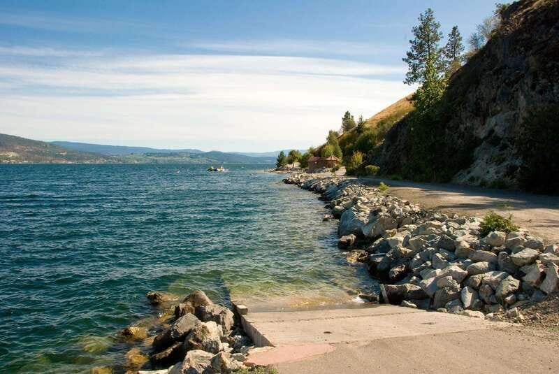 From Vancouver:4-Day Columbia Icefield & Banff National Park - Day one: Kelowna wine country and the road to Revelstoke