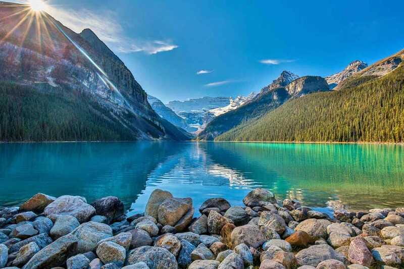 From Vancouver:4-Day Columbia Icefield & Banff National Park - Food, hotels, and the value of $922