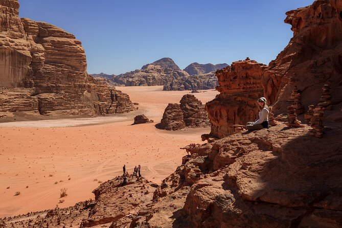 Full-Day 8 Hour Jeep Tour into Wadi Rum Protected Area with Stay - What the guides add to the experience