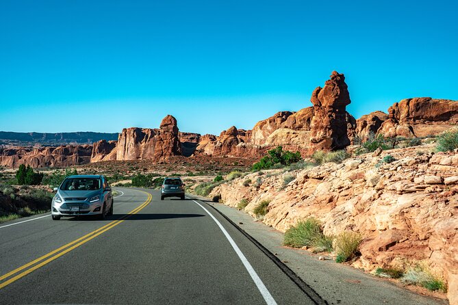 Full-Day Audio Driving Tour of Arches National Park - Panorama Point and the Delicate Arch area