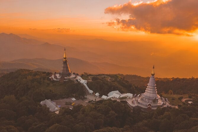 Full-Day Doi Inthanon National Park Tour with Trek and Pagodas - The morning ride from Chiang Mai