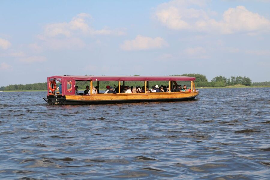 Giethoorn: Village & National Park Canal Cruise with Coffee - Why Giethoorn makes more sense from a boat