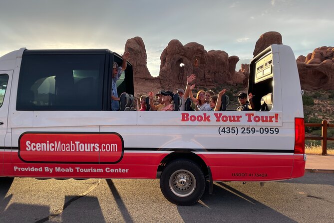 HIGHLY RATED Arches National Park Sightseeing Tour From Moab Utah - The Windows section, the tour’s busiest highlight