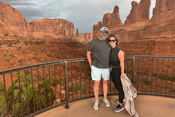 HIGHLY RATED Arches National Park Sightseeing Tour From Moab Utah - Double Arch and the final close look
