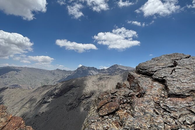 Hiking experience in the High Sierra Nevada National Park - Tajos del Campanario and the view north