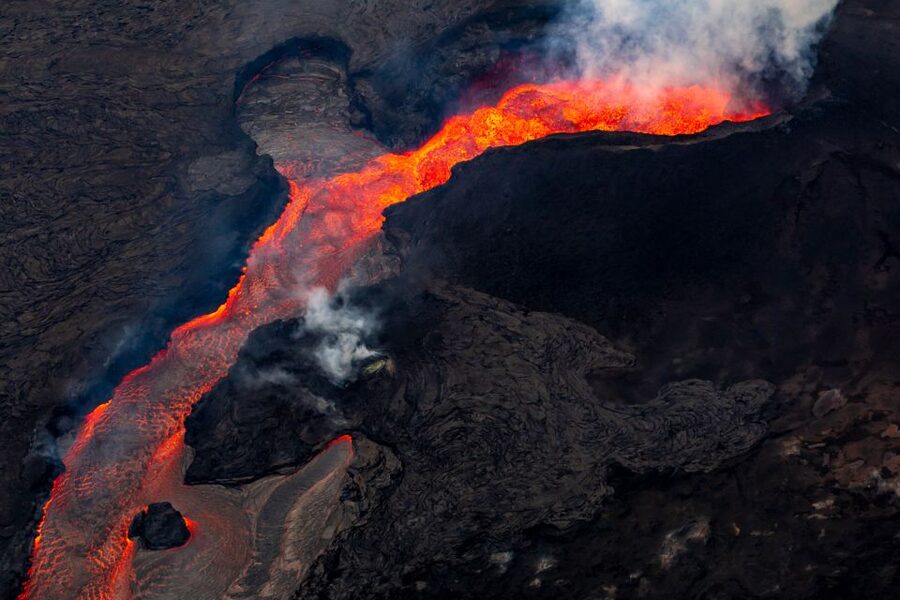 Hilo: Hawaii Volcanoes National Park Flight - Waterfalls hidden in jungle valleys