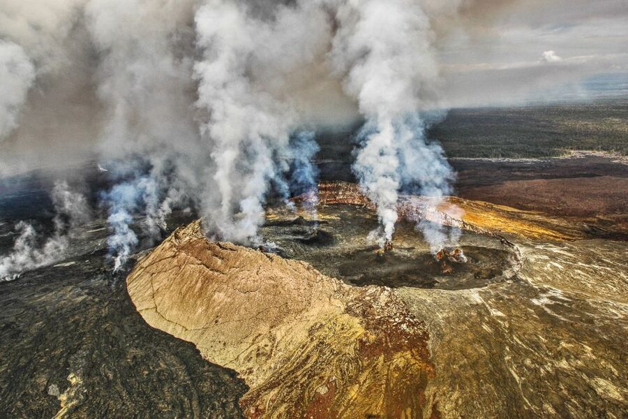 Hilo: Hawaii Volcanoes National Park Flight - How the pilot shapes the experience