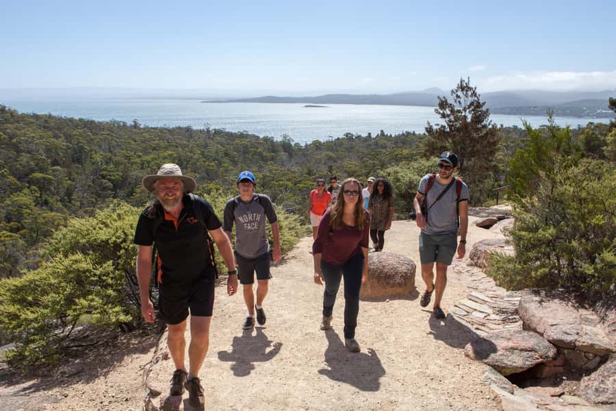 Hobart: Wineglass Bay & Freycinet National Park Active Tour - Choosing the beach route or the shorter day