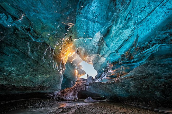 Ice Cave Tour in the National Park of Vatnajökull - Inside a natural ice cave