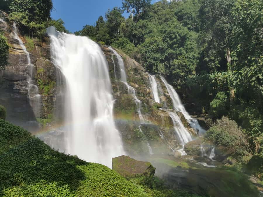 Inthanon national park, Trekking and Sightseeing in one day. - The Hmong market is a short shopping stop
