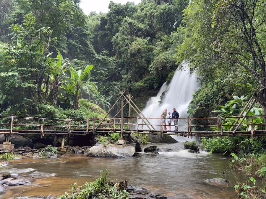 Inthanon national park, Trekking and Sightseeing in one day. - Wachirathan Waterfall starts the day with a splash