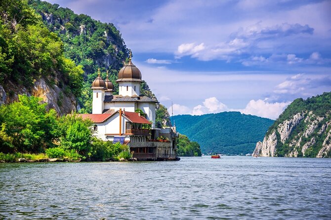 Iron Gate NP Tour with 2 viewpoints - Winter Edition - The morning road from Belgrade to Golubac