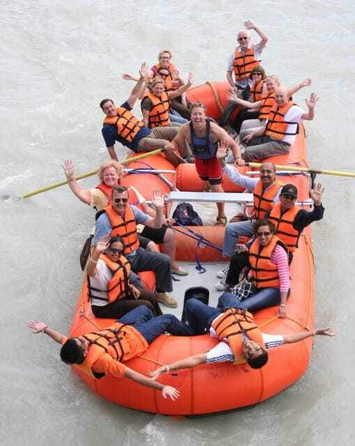 Jasper: Jasper National Park Easy 2-Hour Rafting Trip - A gentle way onto the Athabasca River