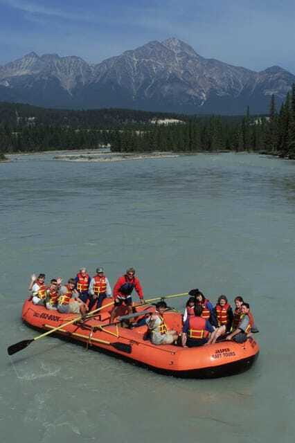 Jasper: Jasper National Park Easy 2-Hour Rafting Trip - Boarding a 25-foot oar raft