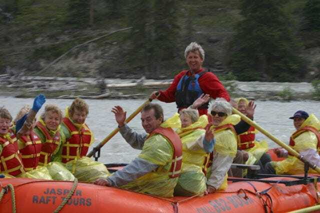 Jasper: Jasper National Park Easy 2-Hour Rafting Trip - The guide makes or breaks the ride